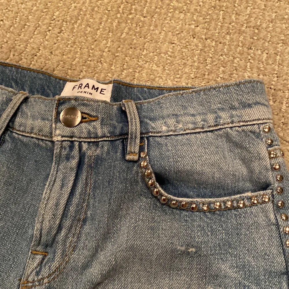 STUDDED FRAME JEAN SHORTS - Picture 2 of 3